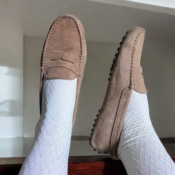 Tod's Loafers Sz 38.5 US 8.5 Gommino Suede Driving Tan Soft Comfortable Italian